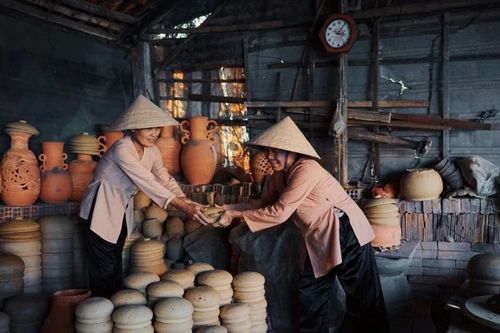 Điểm gì khiến làng gốm Thanh Hà trở thành điểm du lịch cộng đồng tốt nhất?