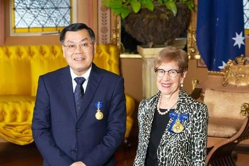 GS Nguyễn Văn Tuấn, từ gian khó đến đỉnh cao khoa học quốc tế
