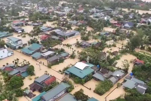 Nhiều địa phương tỉnh Thanh Hóa 'biến thành sông' sau bão số 10