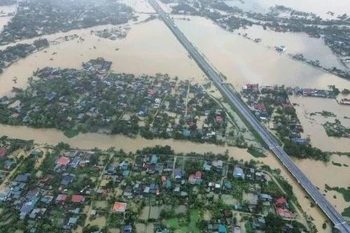 Sông Mã vượt mức lũ lịch sử, Thanh Hóa gồng gánh qua bão