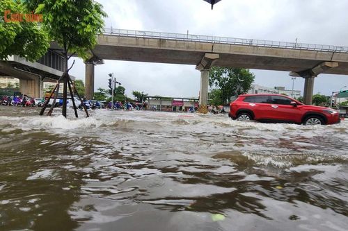 Chi tiết 65 điểm ngập úng nặng ở Hà Nội sau mưa lớn
