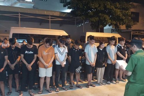 Gây 'náo loạn' đường phố Đà Nẵng giữa đêm, 34 thanh thiếu niên bị bắt