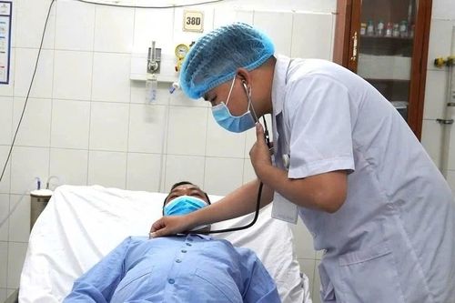 Lấy hạt hồng xiêm bị bỏ quên 10 năm trong phổi bệnh nhân ở Cà Mau