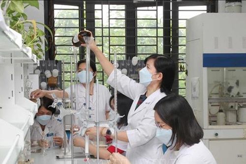 Chuyển từ sử dụng công nghệ lõi sang làm chủ công nghệ chiến lược