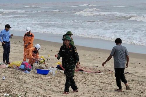 Phát hiện 2 thi thể nghi thuyền viên mất tích trong vụ chìm tàu cá ở Quảng Trị