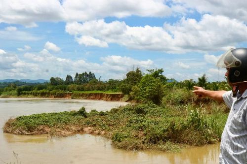 Hàng trăm hộ dân ở Lâm Đồng thấp thỏm sống bên bờ sông sạt lở