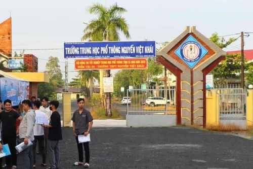 Trường cấp 3 bị 'tuýt còi' vì sắp xếp giáo viên gây hoang mang