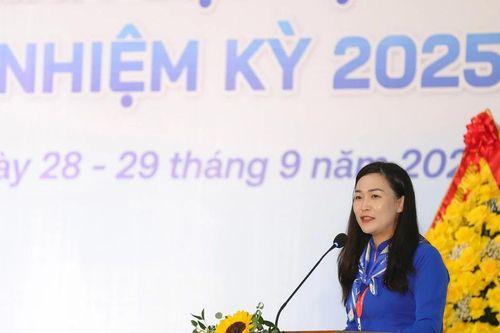 Chị Hứa Thanh Hoa tiếp tục được bầu làm Bí thư Đoàn ĐHQG Hà Nội