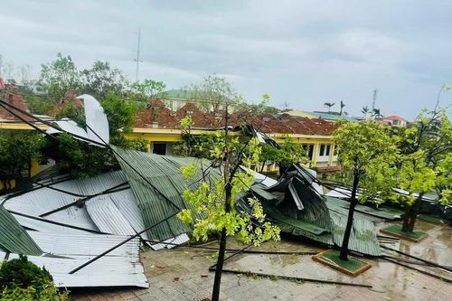 Hơn 1.000 trường học thiệt hại sau bão số 10