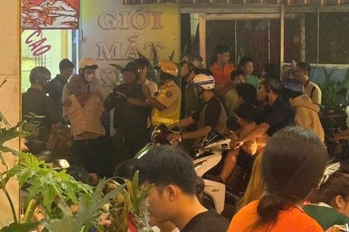 Khởi tố người đàn ông say xỉn, chống người thi hành công vụ