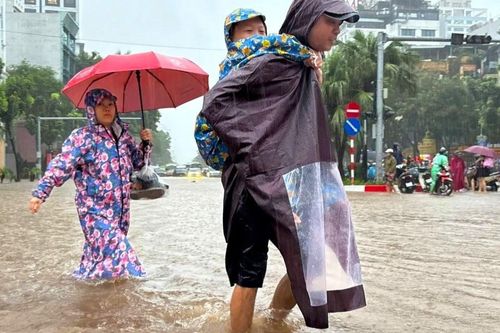 Hà Nội cho học sinh toàn thành phố nghỉ học ngày mai 1/10 vì mưa bão
