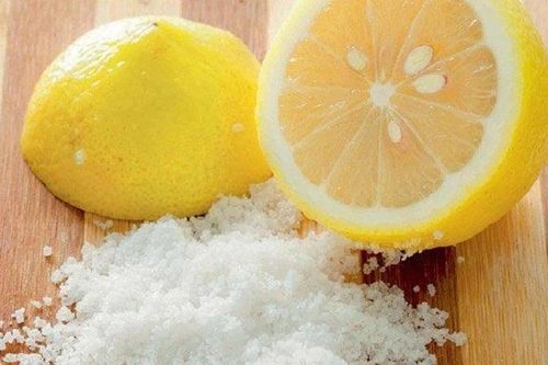 Rộ trào lưu uống nước chanh pha muối hột để 'chữa bách bệnh': Bác sĩ nói gì?