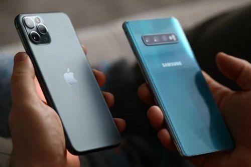 Đối thủ truyền kiếp nhưng lại là 'ân nhân' của Apple