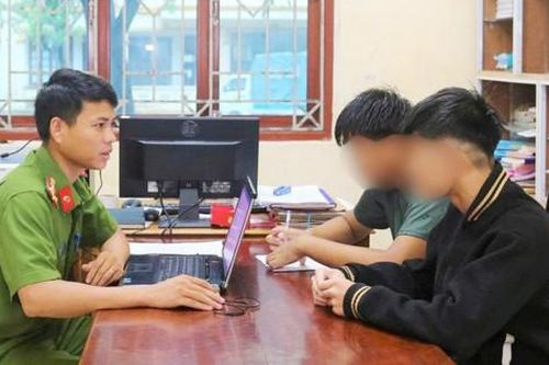 Bắt 2 đối tượng trộm tài sản của gia đình đi trú bão