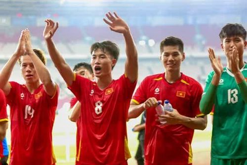 3 cầu thủ Việt kiều được gọi lên U23 Việt Nam