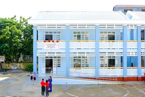 Central Retail Việt Nam bàn giao công trình giáo dục cho trường Tiểu học Đài Sơn