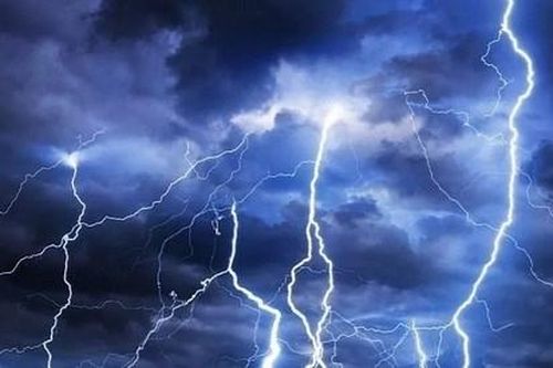 Lý giải nguyên nhân sét đánh liên hồi ở Hà Nội