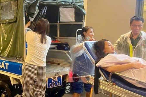 Xe cấp cứu chở sản phụ chuyển dạ sinh non chết máy do mưa bão và cái kết ấm lòng