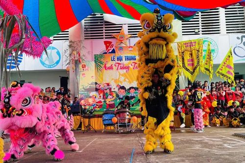 Trung thu ấm áp đến sớm với trẻ em nghèo Ayun Pa