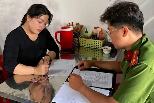 Gần 100 cơ sở kinh doanh ở phường Hội Phú ký cam kết đảm bảo trật tự an toàn giao thông