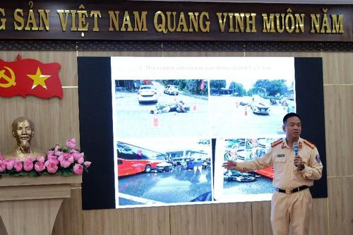 Tuyên truyền Luật Trật tự, an toàn giao thông đường bộ tại xã Bình Lư
