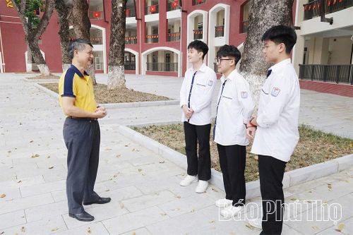 Trường THPT Trần Phú xây dựng học đường không khói thuốc