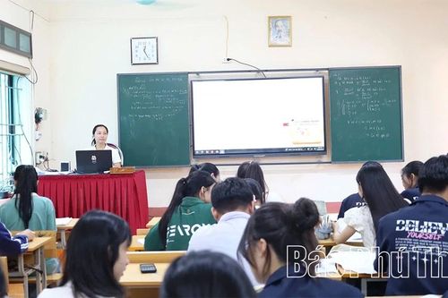 Triển khai Thông tư sửa đổi Chương trình giáo dục phổ thông