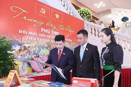 Hân hoan ngày hội lớn