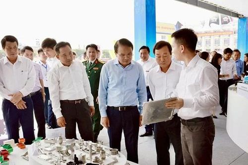 Đa dạng các sản phẩm trưng bày tại Đại hội đại biểu Đảng bộ tỉnh