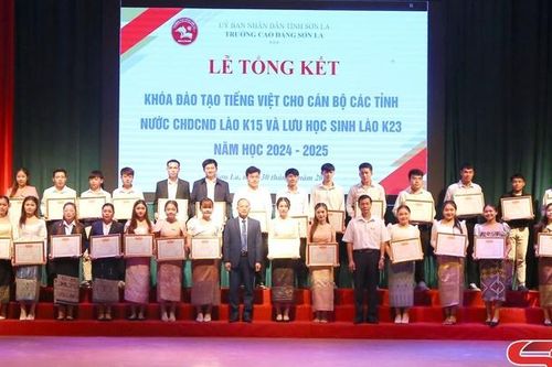 Hơn 200 cán bộ, lưu học sinh Lào hoàn thành chương trình đào tạo tiếng Việt tại Trường Cao đẳng Sơn La