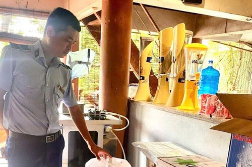 Hà Nội: Phát hiện, xử lý gần 150 lít rượu thủ công vi phạm tại Ứng Thiên và Mỹ Đức
