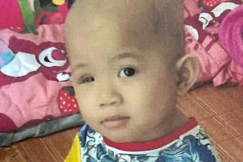 Mở rộng lòng từ: Mới 2 tuổi đã bị ung thư