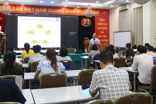 Bồi dưỡng kỹ năng ghi chép, viết báo cáo cho cán bộ ngành Xây dựng