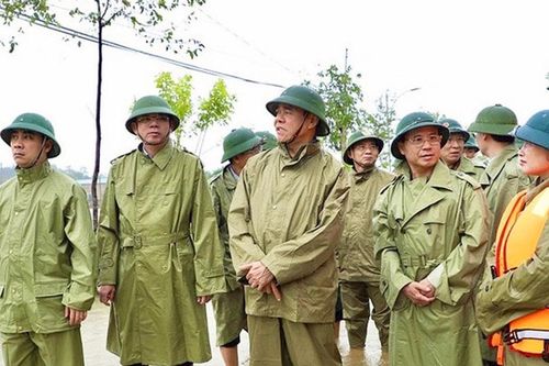 Hà Tĩnh khẩn trương khắc phục hậu quả bão lũ, ổn định đời sống nhân dân