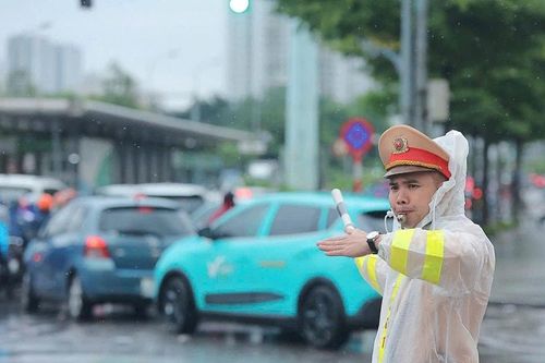CSGT Hà Nội chủ động ứng phó, bảo đảm giao thông trong mưa bão