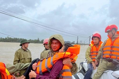Thanh Hóa: Khẩn trương hỗ trợ Nhân dân khắc phục thiệt hại sau bão số 10