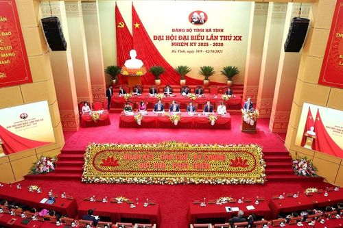 Đồng lòng đưa Hà Tĩnh phát triển toàn diện, bền vững