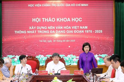 Xây dựng chiến lược toàn diện phát triển nền văn hóa Việt Nam thống nhất trong đa dạng