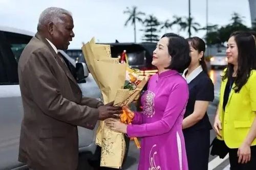 Chủ tịch Hội đồng Nhà nước Cuba thăm chính thức Việt Nam