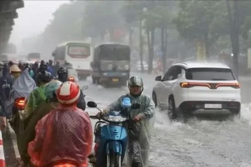 Hạn chế phương tiện từ Phạm Văn Đồng đến bến xe Mỹ Đình