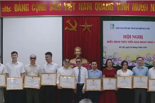 Người khiếm thị nỗ lực xây dựng cuộc sống tốt đẹp hơn