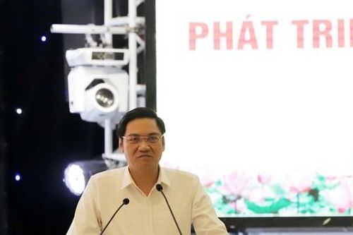 Đại hội Đảng bộ tỉnh Nghệ An không văn nghệ, hoa chào mừng