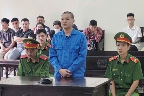 Hoàng Duy Quang nhận bản án 20 năm tù vì tàng trữ gần 2.000 viên thuốc lắc