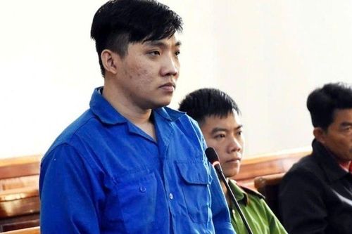 Xét xử vụ tài xế xe tải cán hai lần qua người đi xe máy: Bị cáo Đỗ Minh Tân biện minh 'tưởng cán trúng đá'