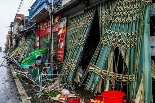 Nhân chứng rùng mình kể lại giây phút sinh tử trong trận lốc xoáy kinh hoàng ở Ninh Bình