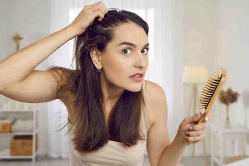 Những mẹo nhỏ giúp giảm rụng tóc vào mùa thu