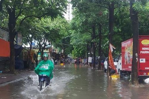 Hà Nội mưa lớn, lệnh báo động lũ sông Tích, sông Bùi