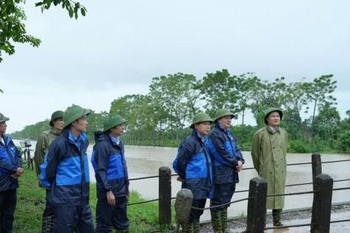 Các trạm bơm của xã Thanh Oai hoạt động hết công suất để tiêu úng