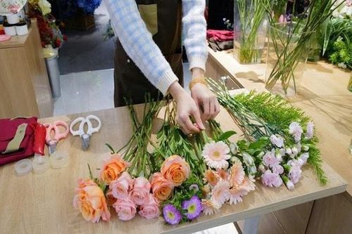 Bật mí cách cắm hoa tươi lâu, thơm lâu, cánh hoa căng mọng