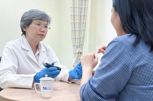 Người phụ nữ bị bỏng nặng vì chủ quan khi tiếp xúc với hóa chất nước thông cống